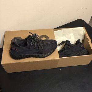 Yeezy 350 v2 black